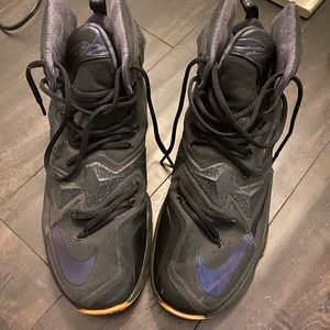 Lebron 13 - size 11